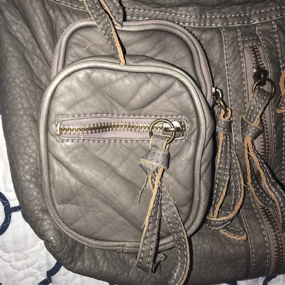 🤍BIG BUDDHA ZIPPERS PURSE🤍 - Picture 4 of 8